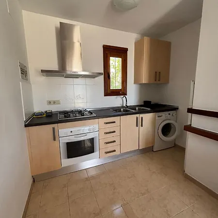 Apartmaento Con Jardin Y Piscina *