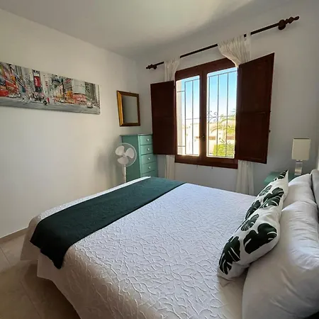 アパート Con Jardin, Piscina Y Parking *