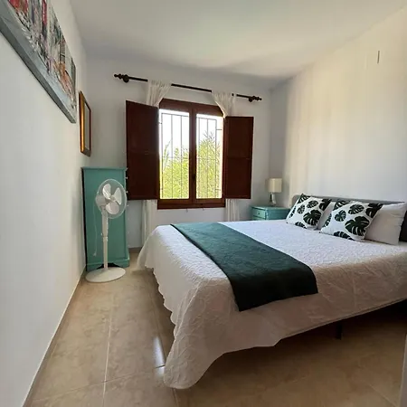 アパート Con Jardin, Piscina Y Parking